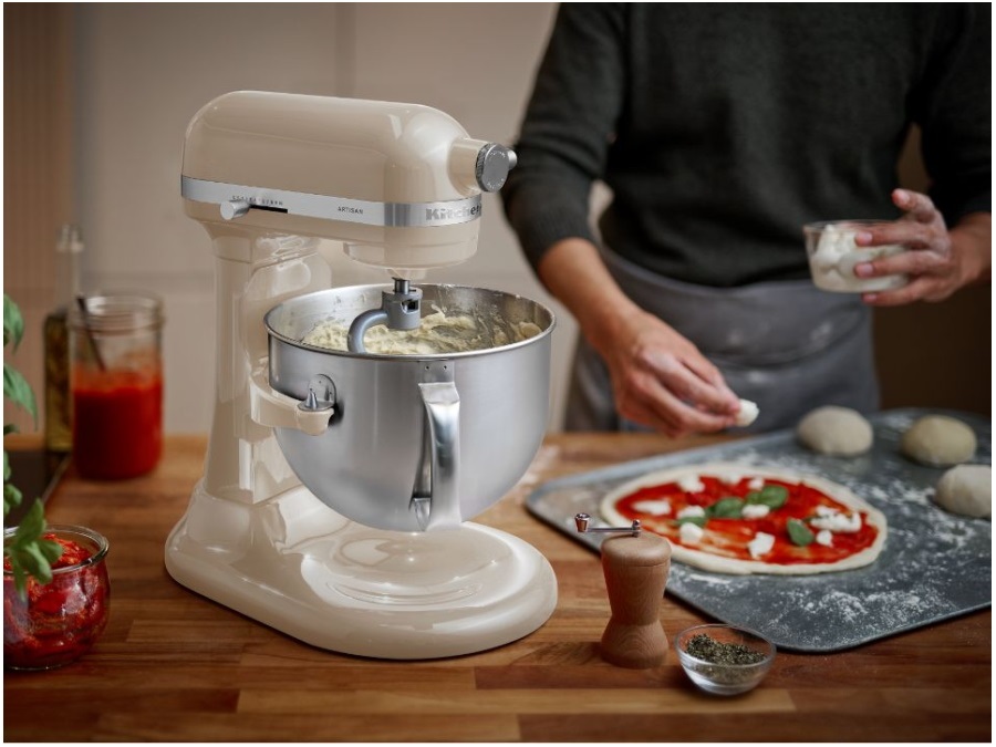 KITCHENAID Artisan, Planetaria con ciotola sollevabile, 5,6 L, crema
