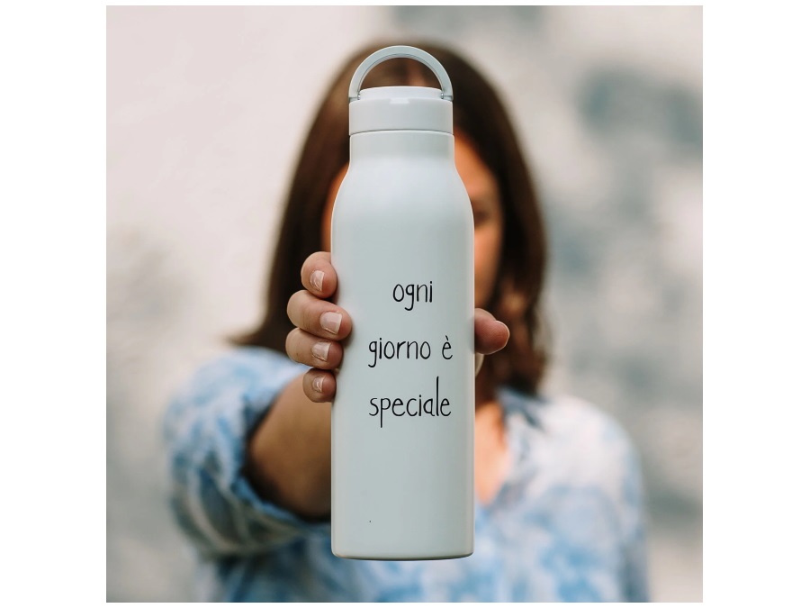SIMPLE DAY LIVING & LIFESTYLE Borraccia termica Ogni giorno è speciale - 0,5 l