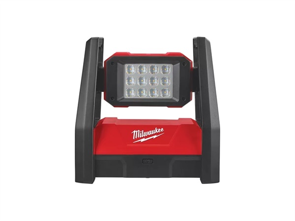 MILWAUKEE FARO LED M18 AD ELEVATE PRESTAZIONI