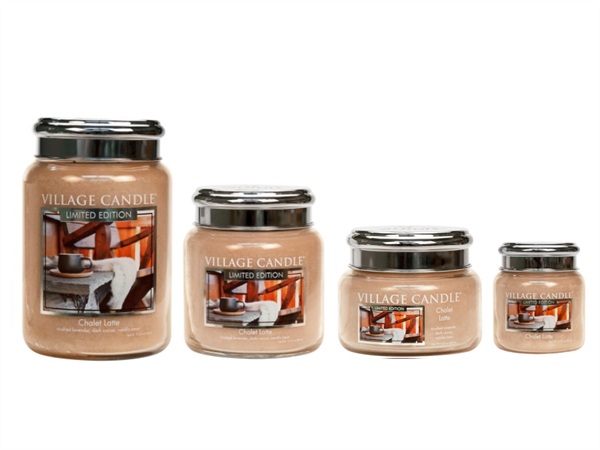 VILLAGE CANDLE Candela profumata Village Candle®, Chalet latte