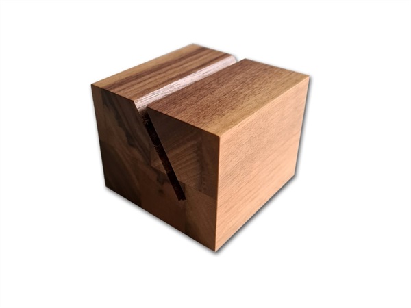 AMBROGIO SANELLI Xfetta, Cubo in legno di Noce