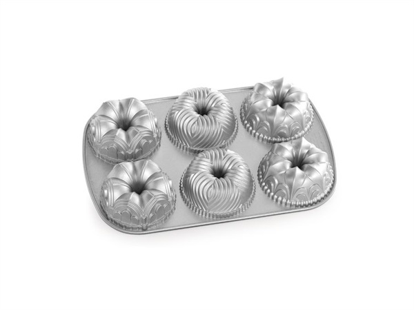 NORDIC WARE Stampini ghirlanda Nordic Ware 35,6 x 22,9 x 5,1 cm
