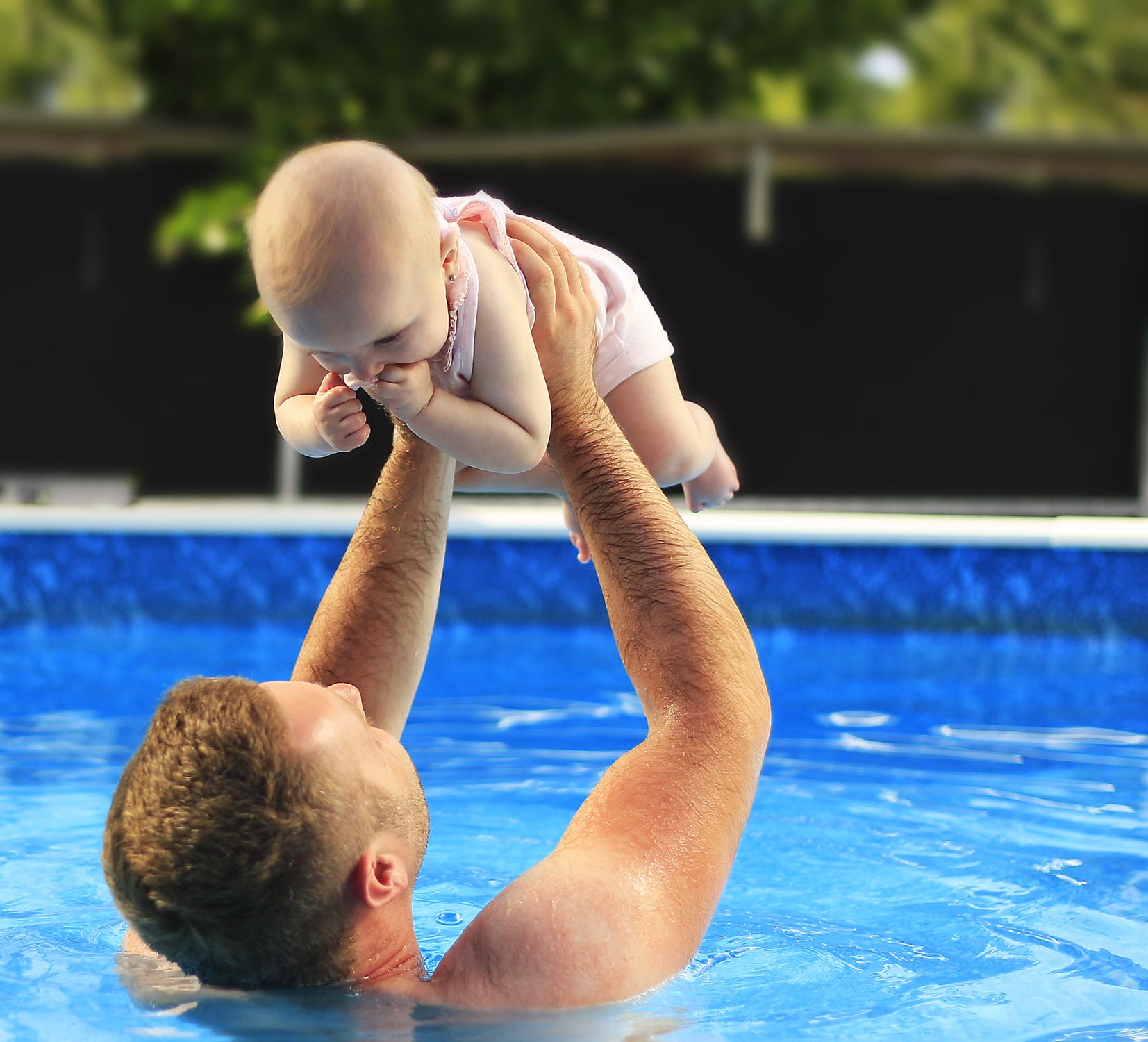 manutenzione-piscina-fuori-terra-temperatura-acqua-bambini