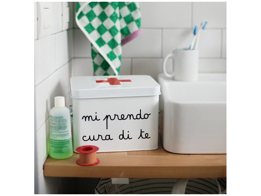 SIMPLE DAY LIVING & LIFESTYLE Scatola in acciaio verniciato Mi prendo cura di te - 22x16x16 cm