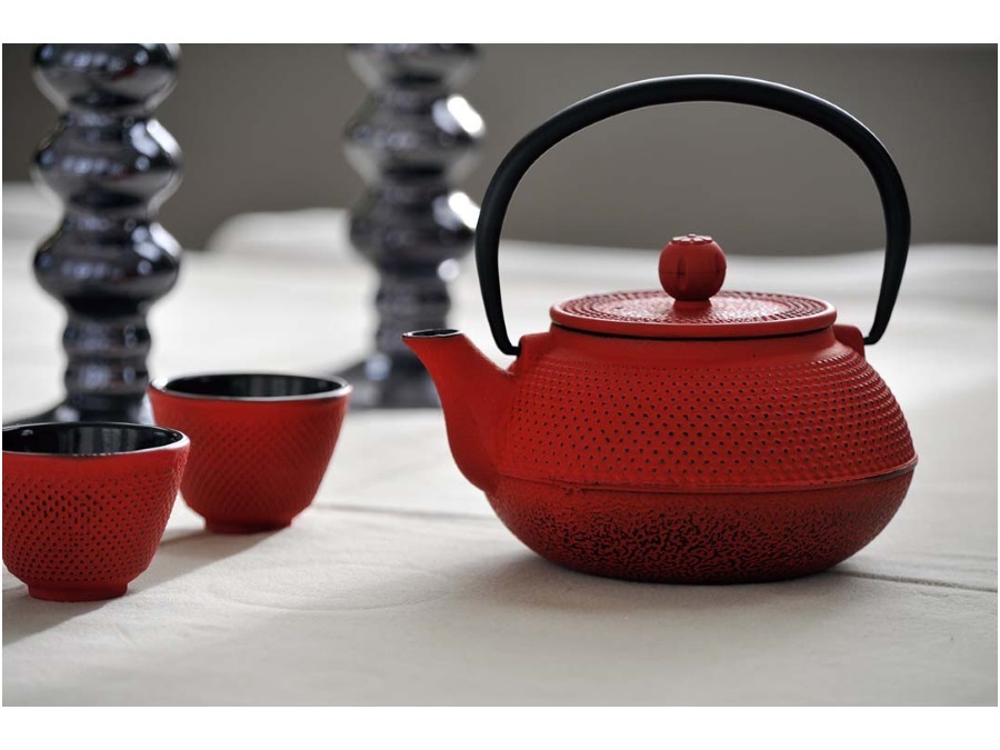 WD LIFESTYLE Set teiera con filtro con 4 bicchieri in ghisa rosso